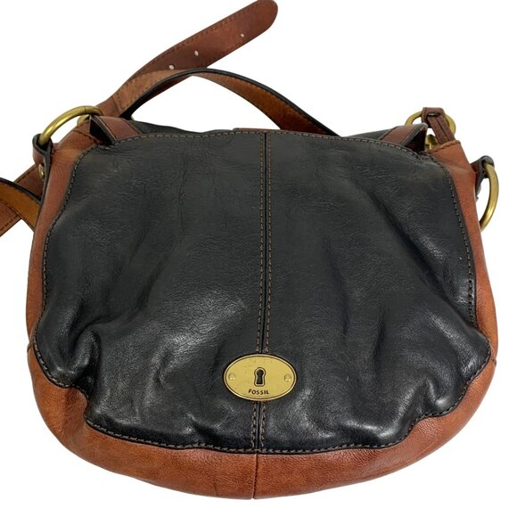 Vintage FOSSIL Crossbody Flap Saddle Bag Black/Brown Leather w/ Key Charm NICE - Picture 6 of 14